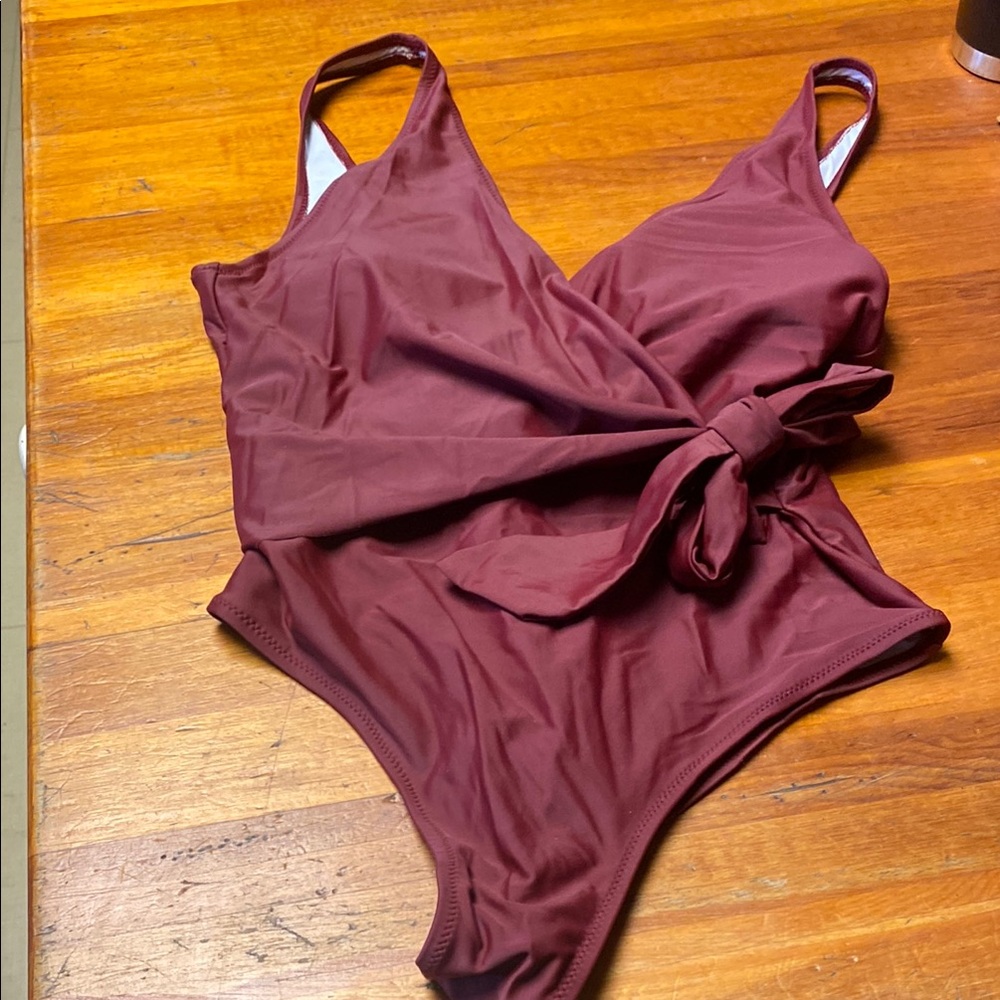 Cupshe Maroon One Piece Swimsuit with Bow